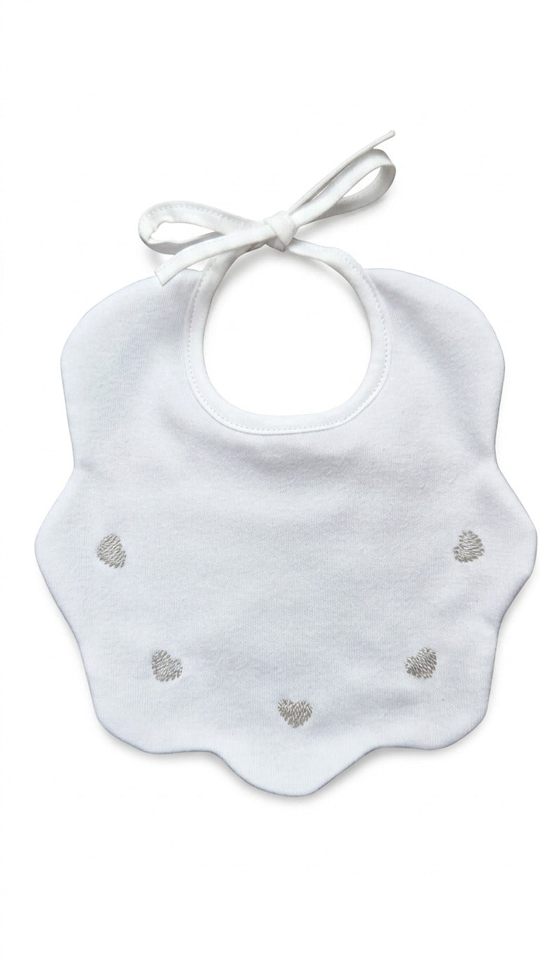 Bavetta neonato - ricamo cuore